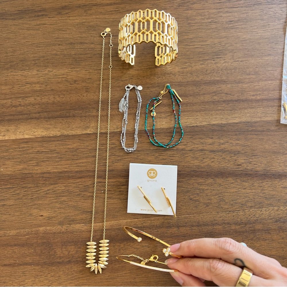 SOLD 💔 gorjana *BRAND NEW* jewelry grab bag!